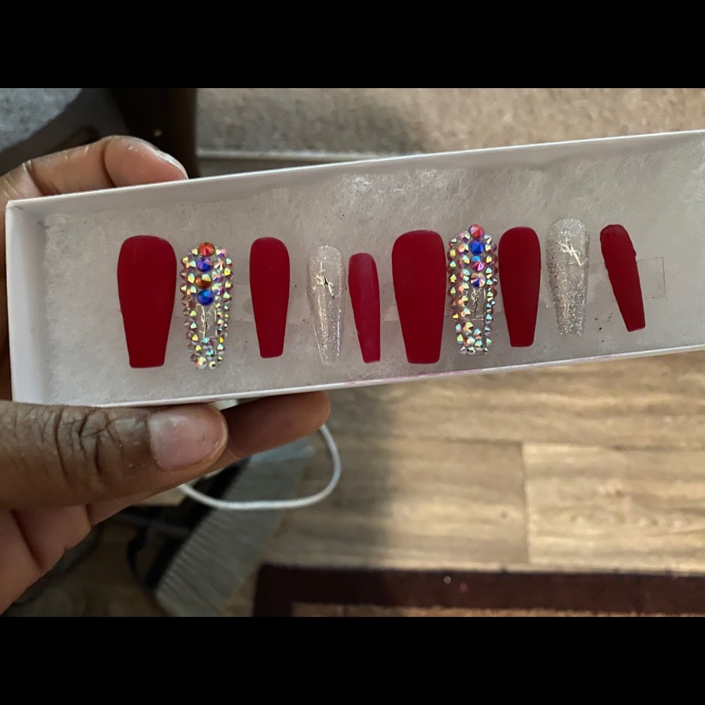 Custom press on nails - Picture 16 of 16